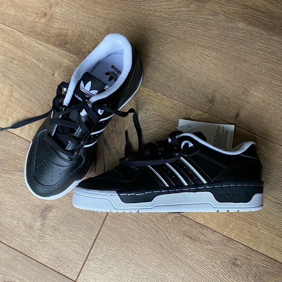 adidas shoes low price